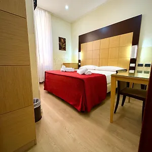 https://fiorella-milan.italymilanhotels.net